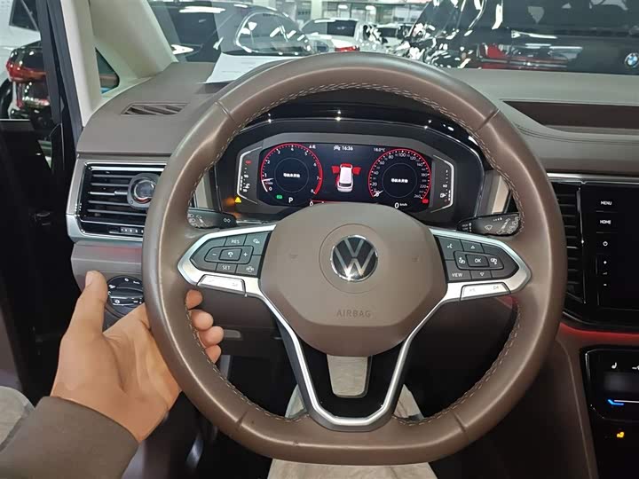 Фото 11 - Volkswagen Viloran