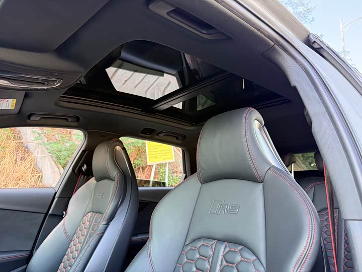 Фото 10 - Audi RS 4