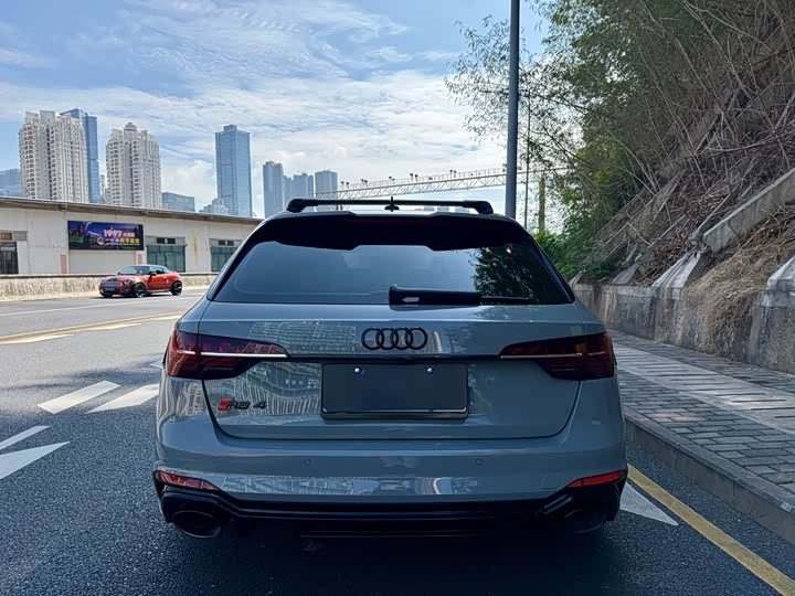 Фото 15 - Audi RS 4