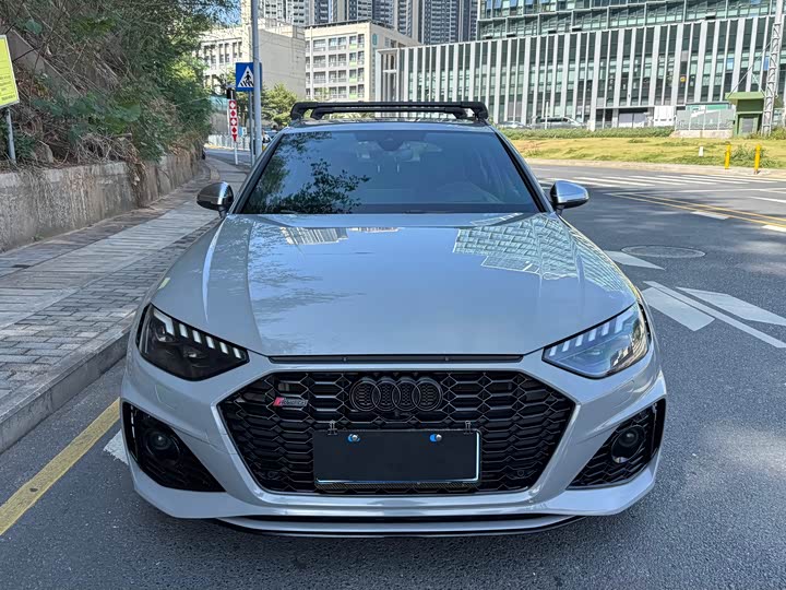 Фото 2 - Audi RS 4