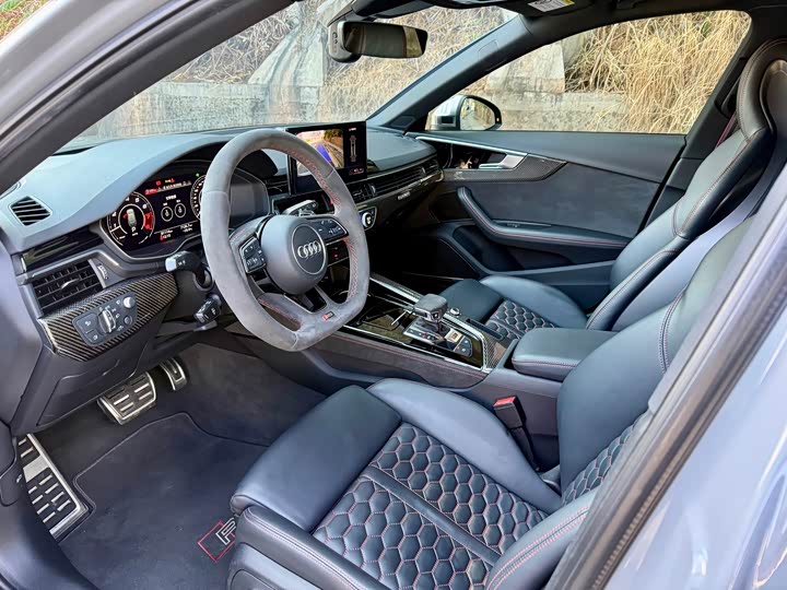 Фото 8 - Audi RS 4