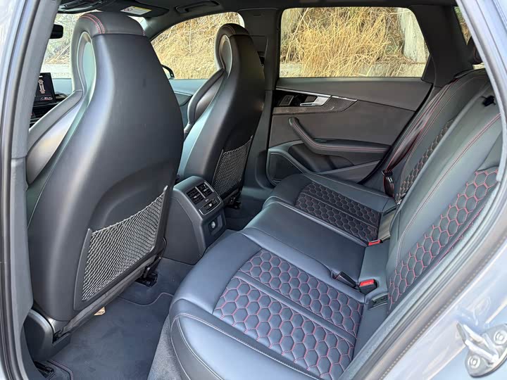 Фото 9 - Audi RS 4