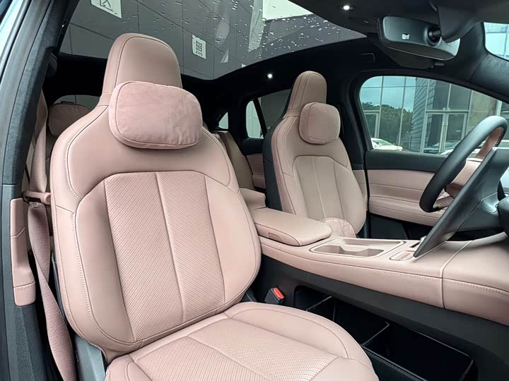 Фото 9 - Nio EC6