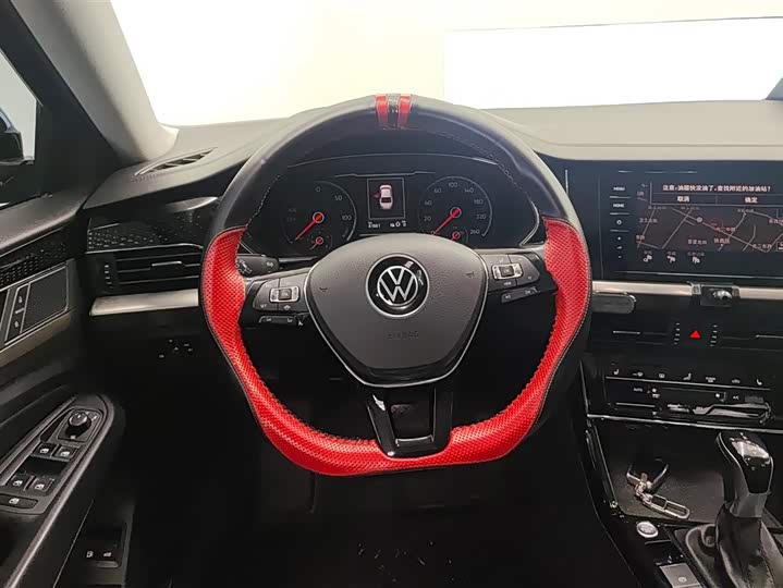 Фото 15 - Volkswagen Passat Hybrid