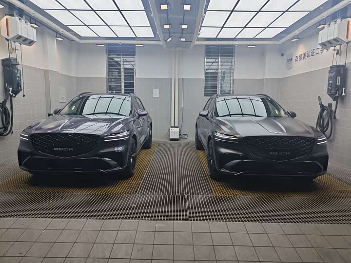 Фото 17 - Genesis GV70