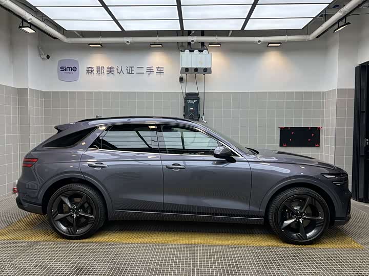 Фото 3 - Genesis GV70