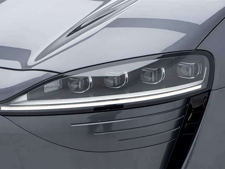 Фото 10 - Luxeed R7