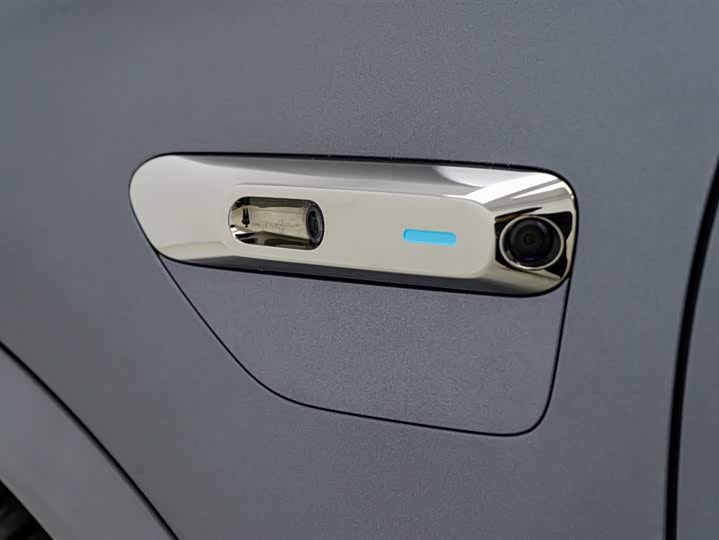 Фото 13 - Luxeed R7