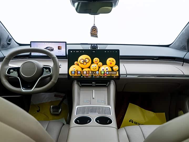 Фото 19 - Luxeed R7