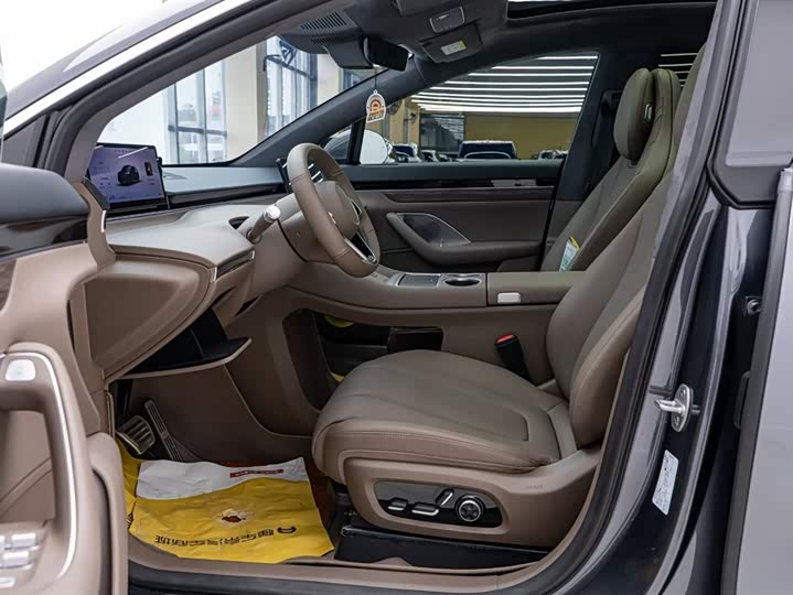 Фото 22 - Luxeed R7