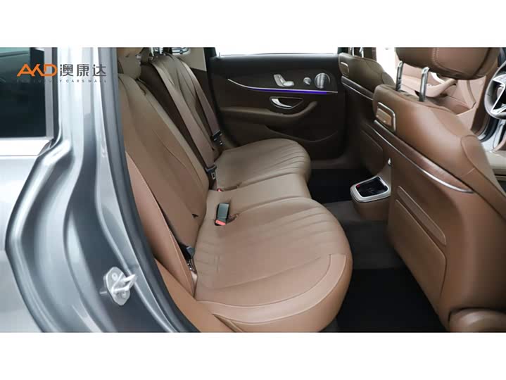 Фото 8 - Mercedes-Benz E-Class