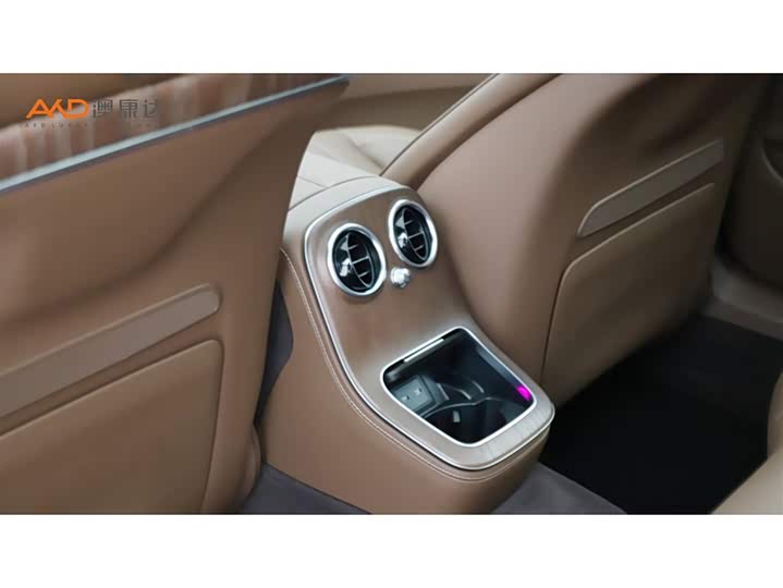 Фото 9 - Mercedes-Benz E-Class