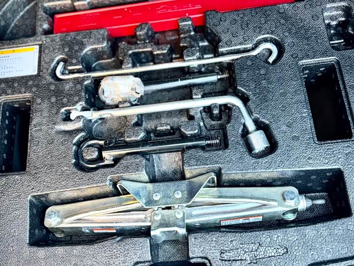 Фото 18 - Toyota Corolla