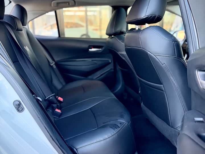 Фото 20 - Toyota Corolla