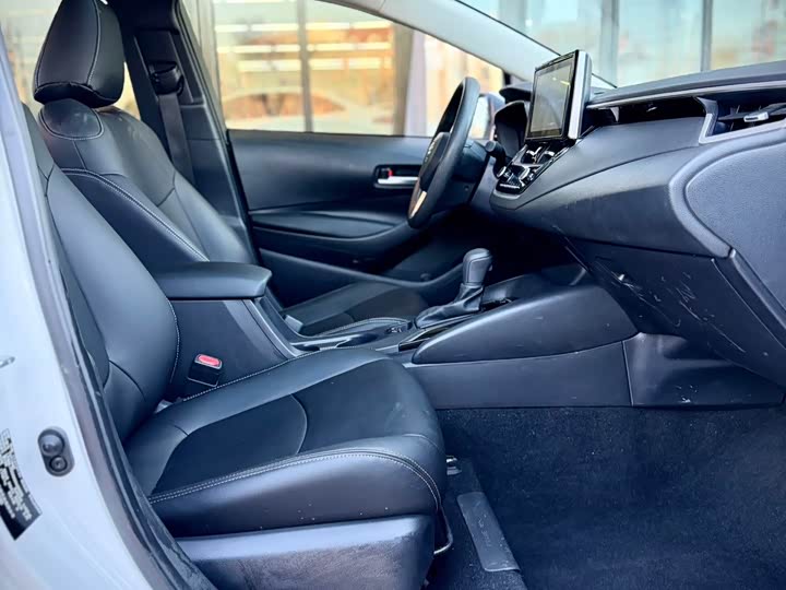 Фото 22 - Toyota Corolla