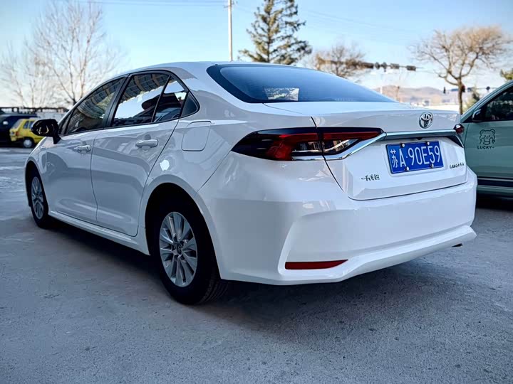 Фото 4 - Toyota Corolla