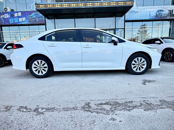 Фото 7 - Toyota Corolla