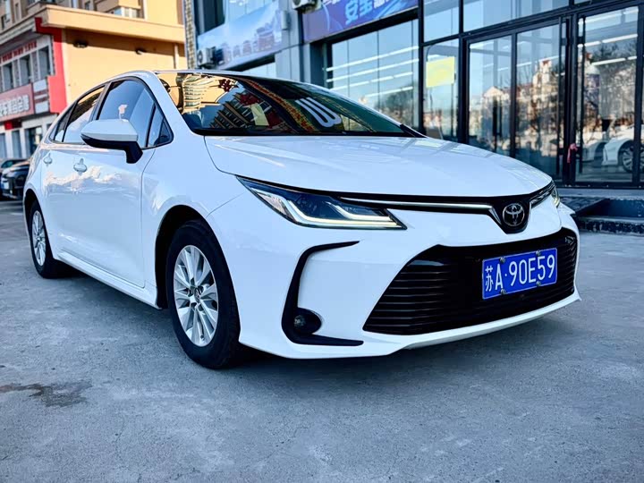 Фото 8 - Toyota Corolla