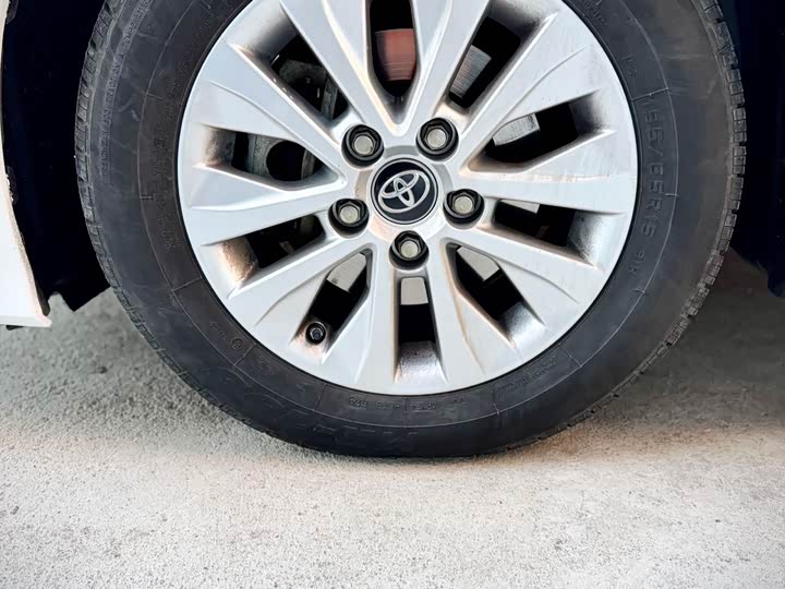 Фото 9 - Toyota Corolla