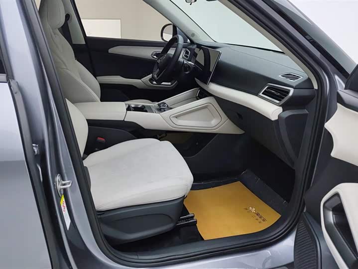 Фото 8 - BYD Yuan Up