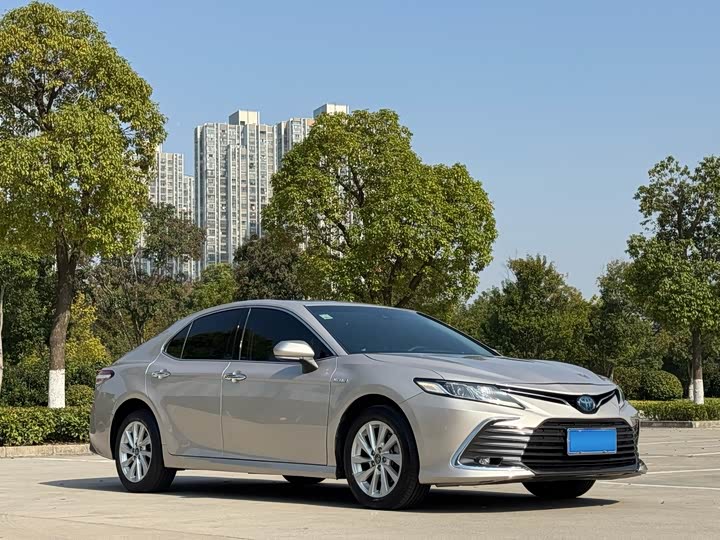 Фото 3 - Toyota Camry