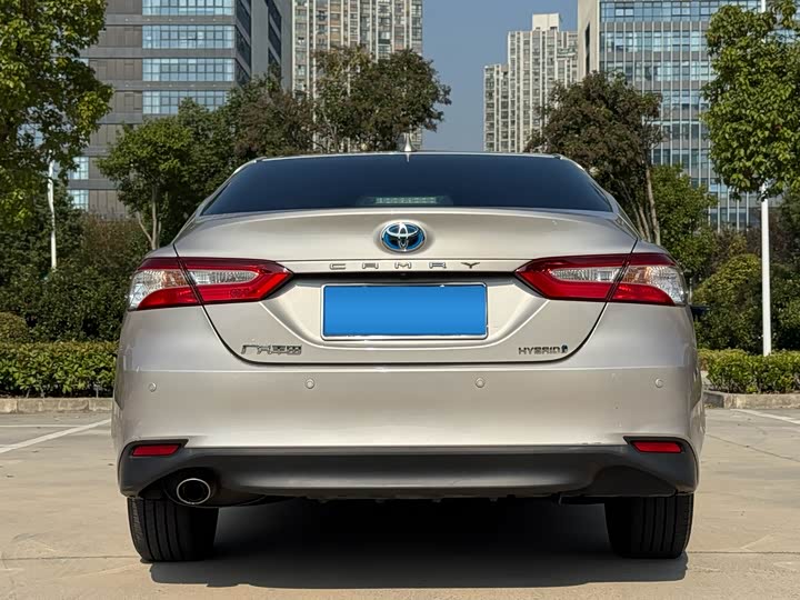 Фото 7 - Toyota Camry