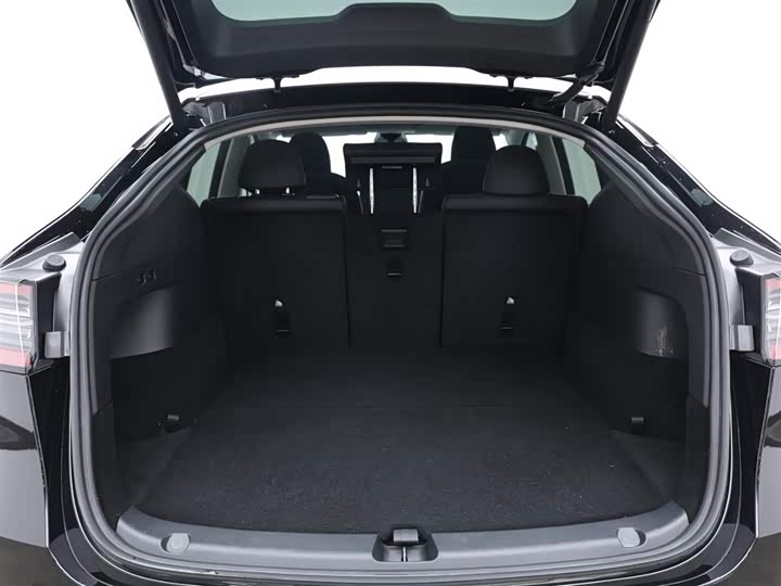 Фото 8 - Tesla Model Y