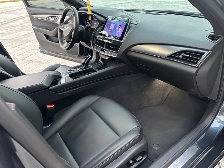 Фото 13 - Cadillac CT5