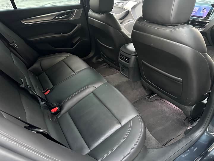 Фото 15 - Cadillac CT5