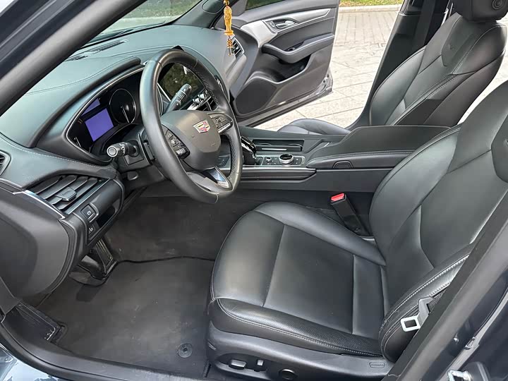 Фото 8 - Cadillac CT5