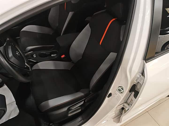 Фото 15 - Toyota Corolla