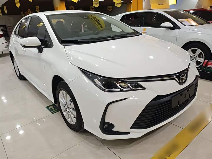 Фото 4 - Toyota Corolla