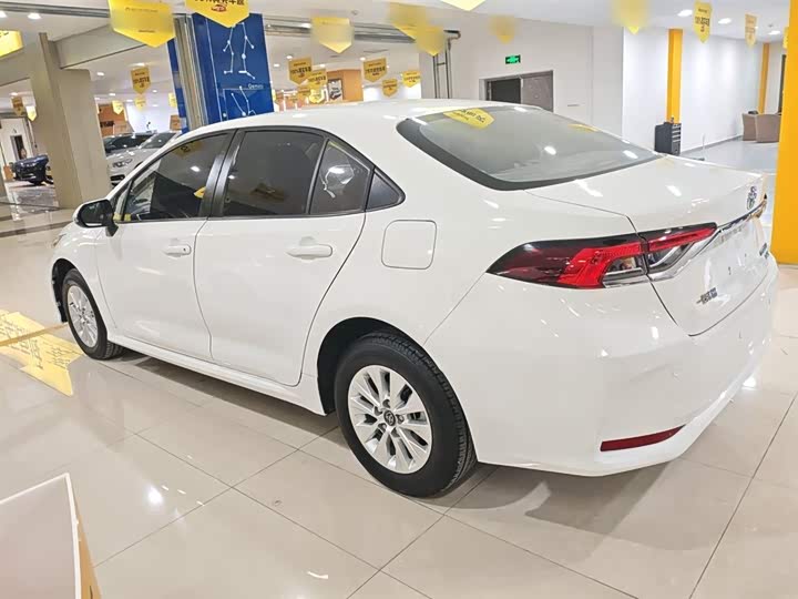 Фото 5 - Toyota Corolla
