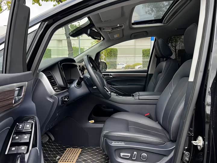 Фото 13 - GAC Trumpchi M8