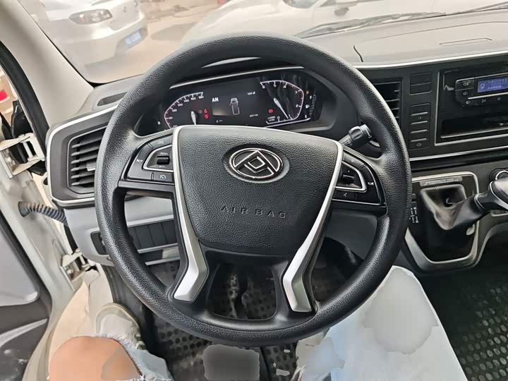 Фото 11 - Maxus V80