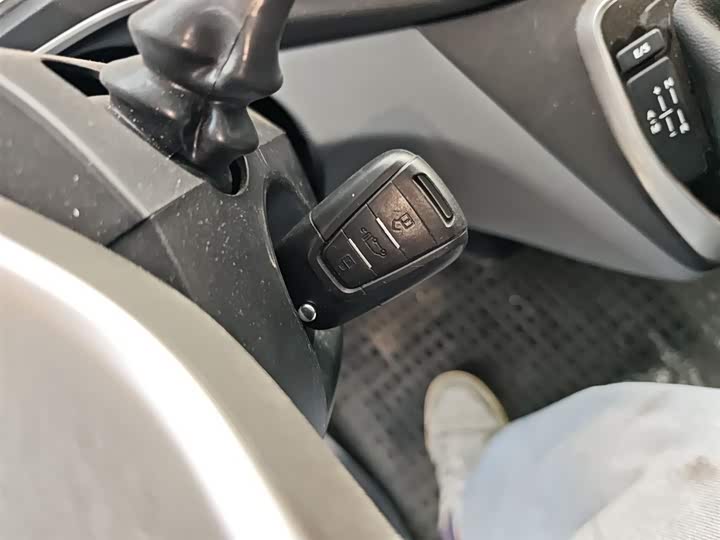 Фото 9 - Maxus V80