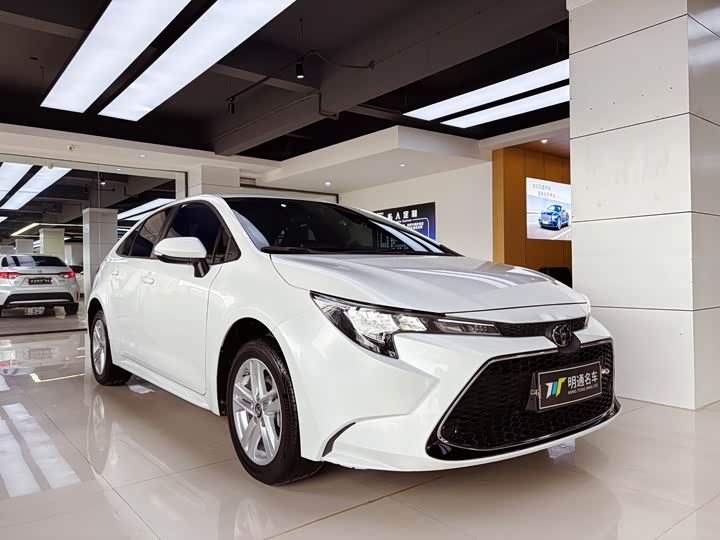 Фото 2 - Toyota Levin