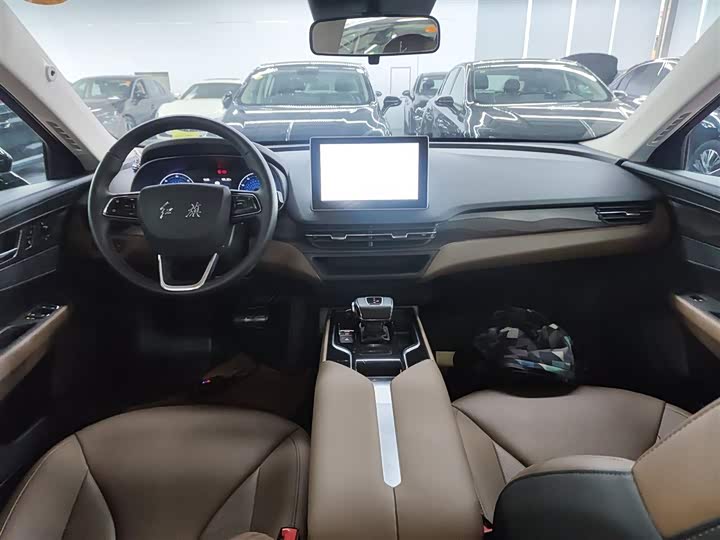 Фото 10 - Hongqi E-QM5