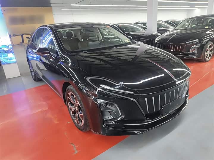 Фото 4 - Hongqi E-QM5