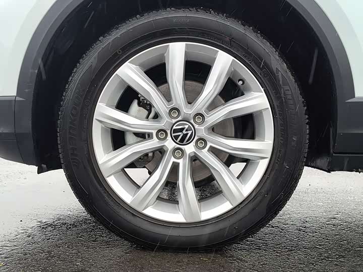 Фото 12 - Volkswagen T-Roc