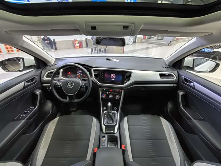 Фото 19 - Volkswagen T-Roc