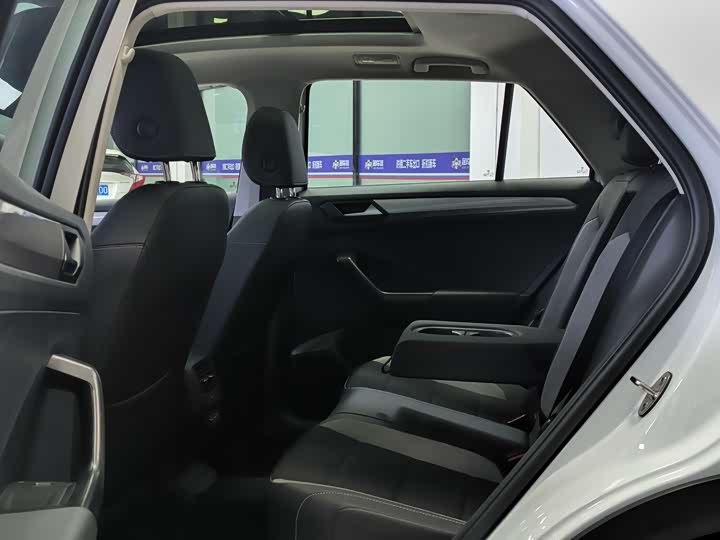 Фото 20 - Volkswagen T-Roc