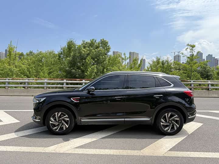 Фото 11 - Hongqi HS5