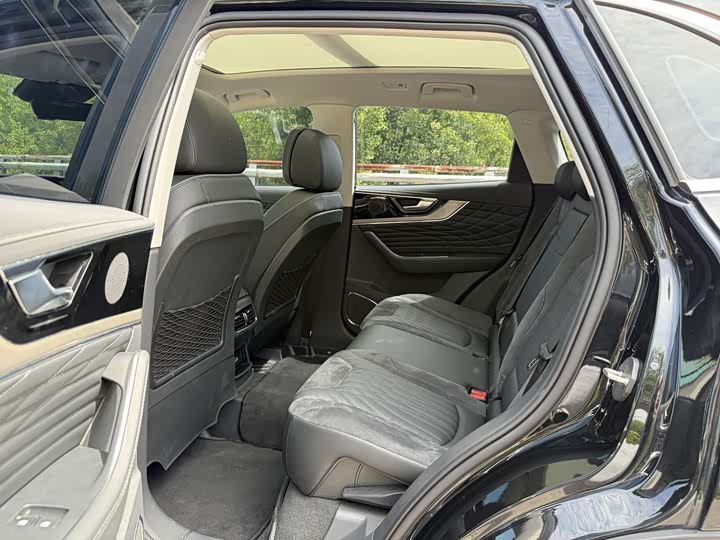 Фото 6 - Hongqi HS5