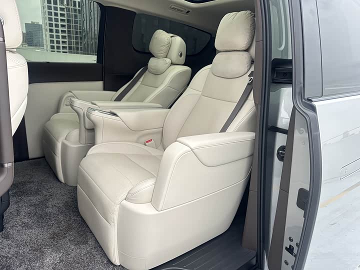 Фото 12 - LiXiang Mega