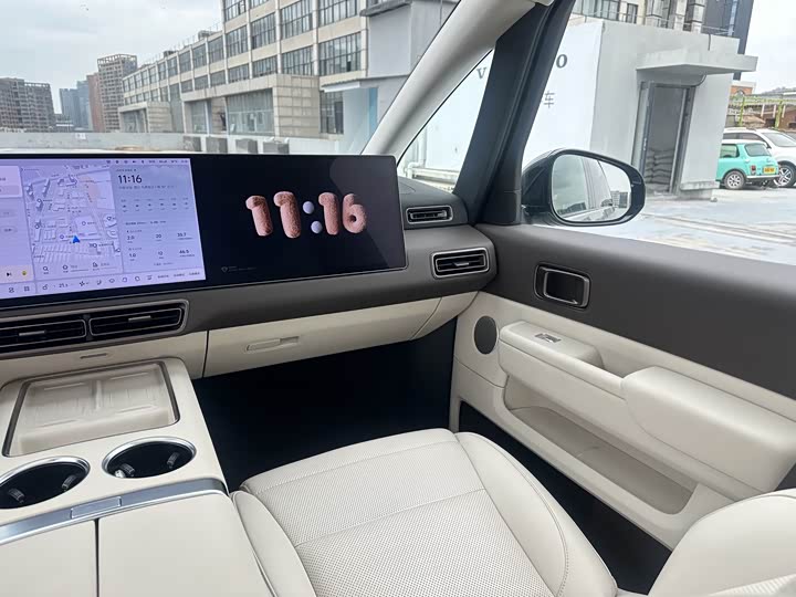 Фото 15 - LiXiang Mega