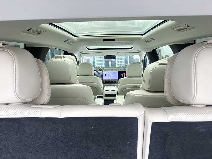 Фото 16 - LiXiang Mega