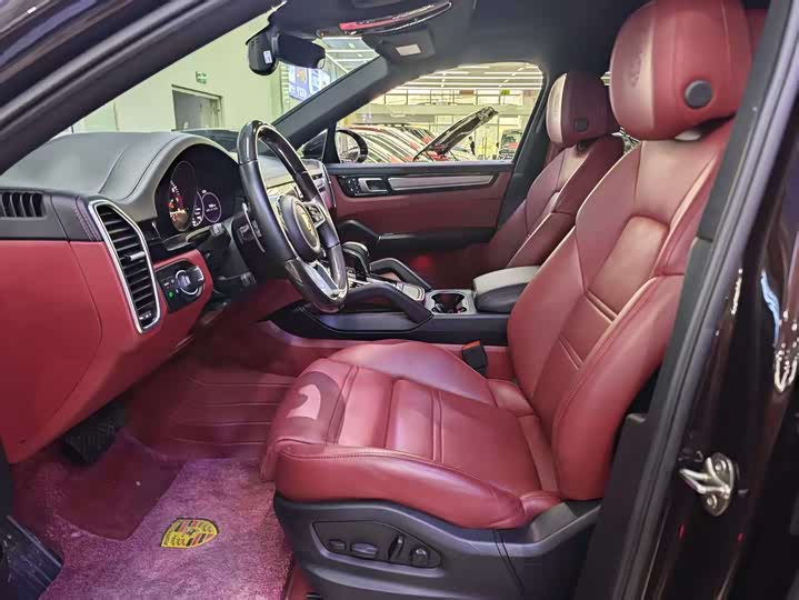 Фото 10 - Porsche Cayenne