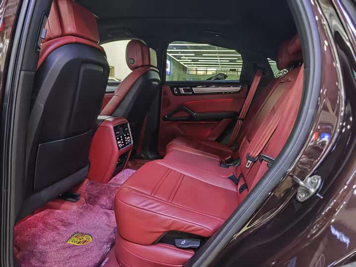 Фото 9 - Porsche Cayenne