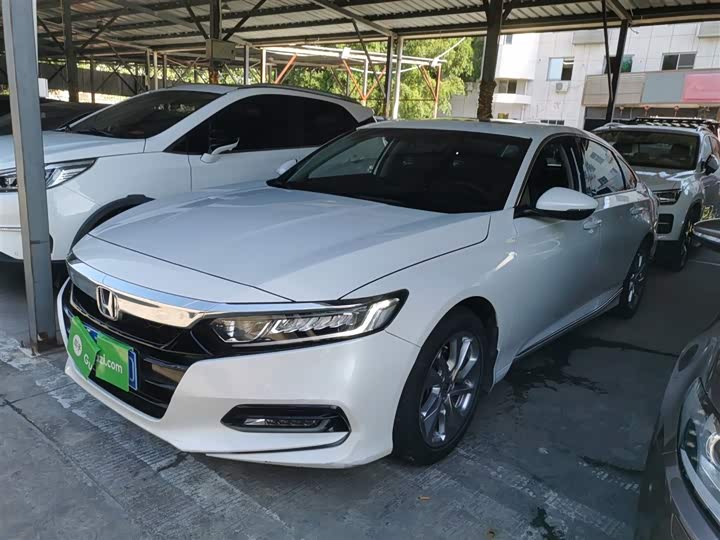 Фото 1 - Honda Accord